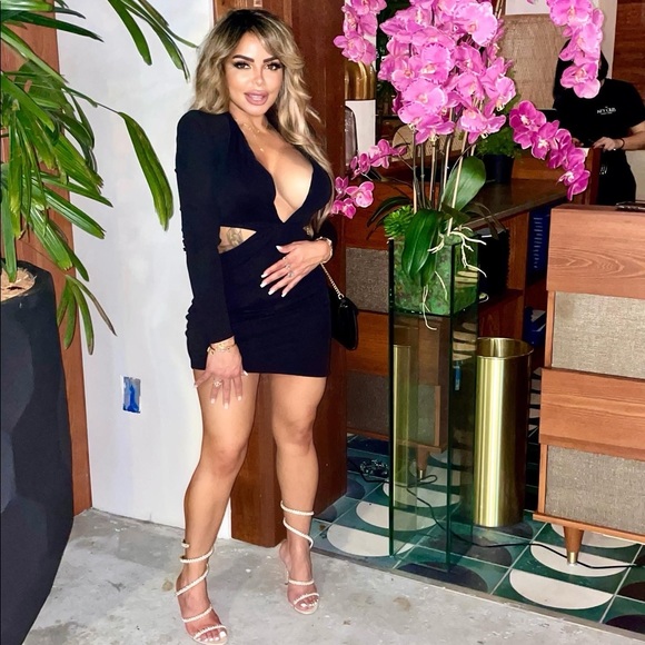 Meet your Posher, JoAnna - Picture 3 of 3